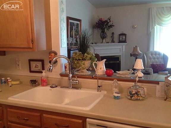 4th image of 1122 Lakeview Cir