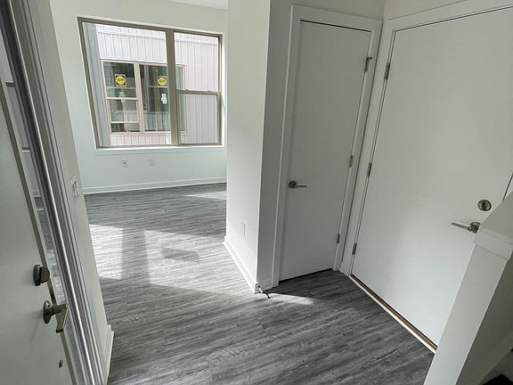 3rd image of 3115 Beachview Ln #263