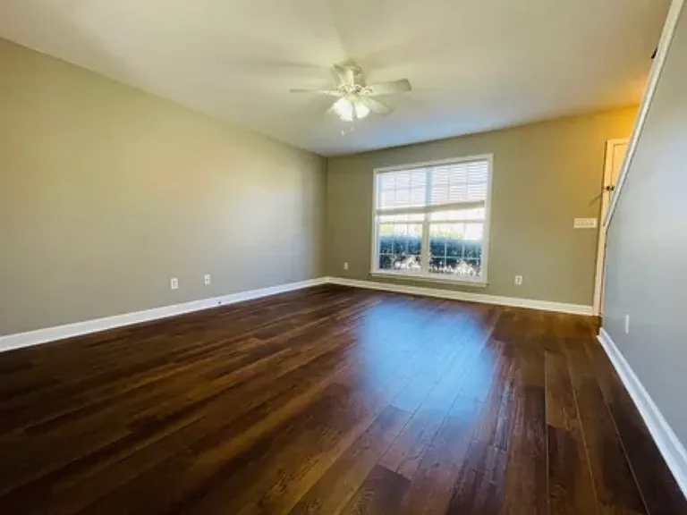 1107 McDonough Cir — Photo 6
