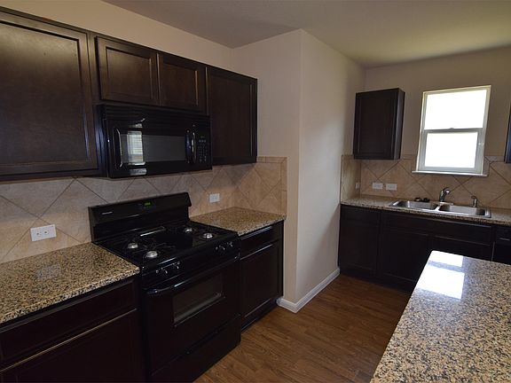 5th image of 418 Luna Vista Dr