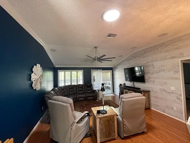 1377 Camero Dr — Photo 4