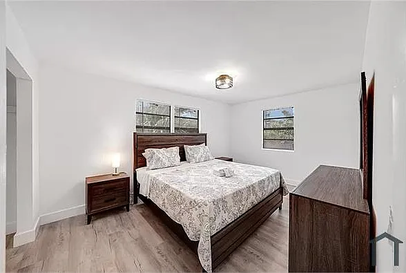 5 bed, 2000 sqft, $3,250 — Photo 4