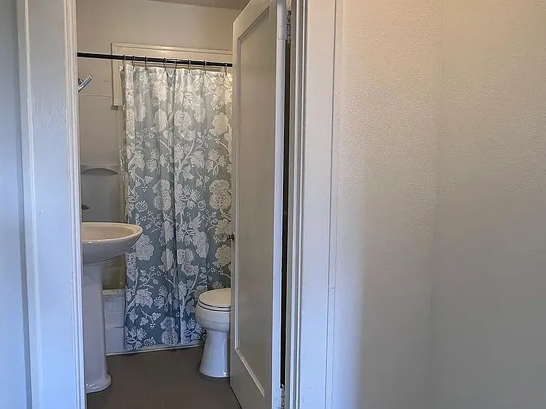 7333 N Fenwick Ave #A — Photo 11
