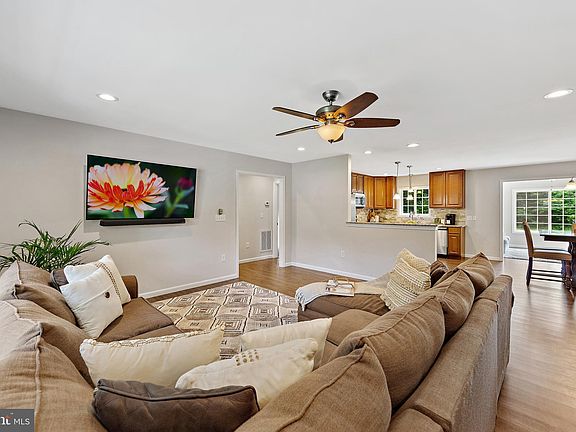 5th image of 113 Woodland Way