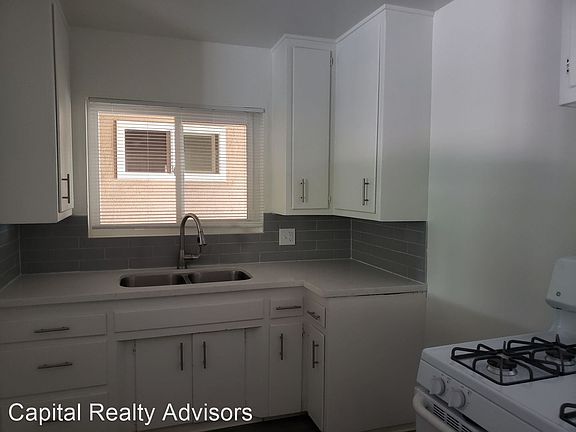 5th image of 405 W 10th St #O
