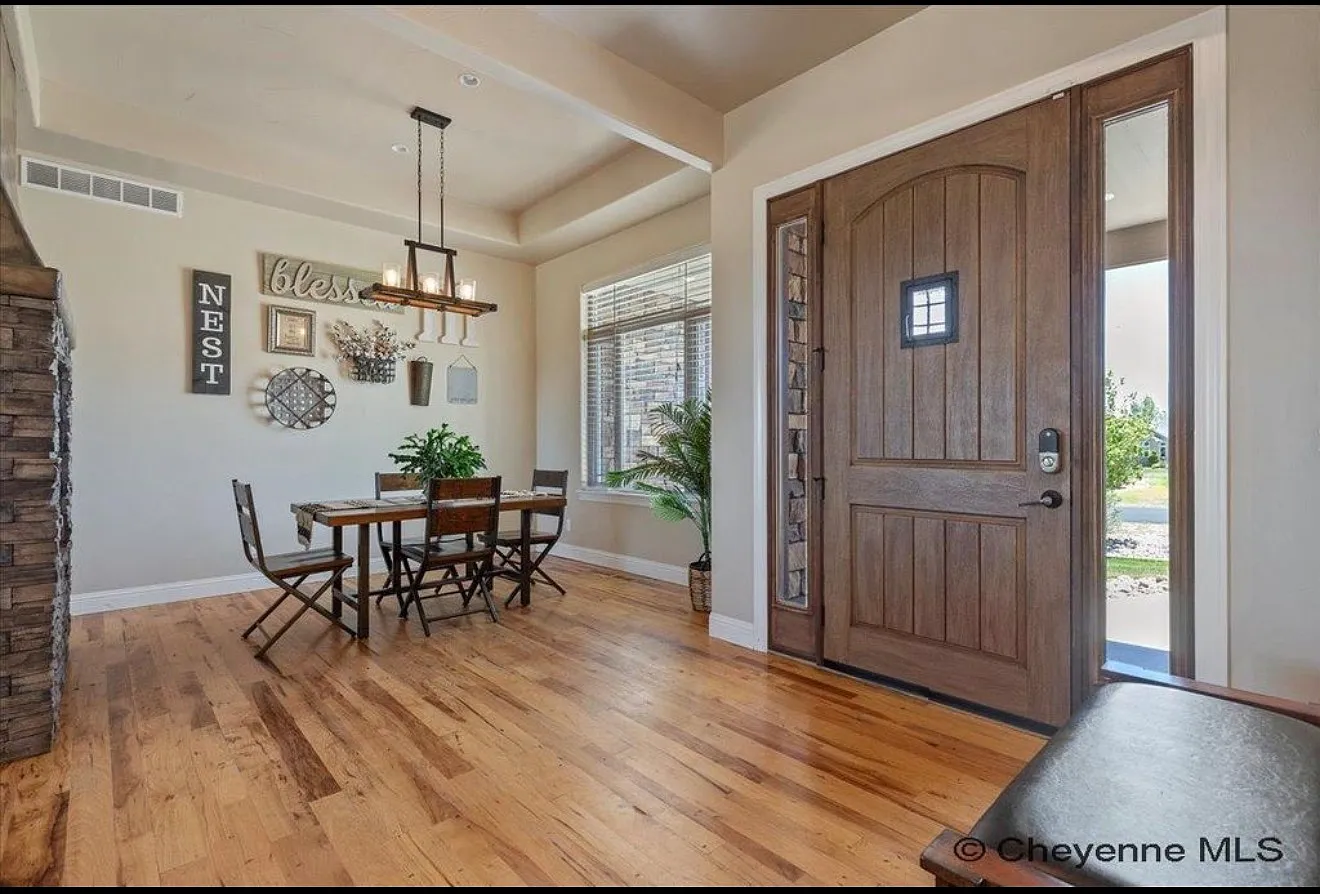5 bed, 3.5 bath, 4886 sqft, $5,550 — Photo 3