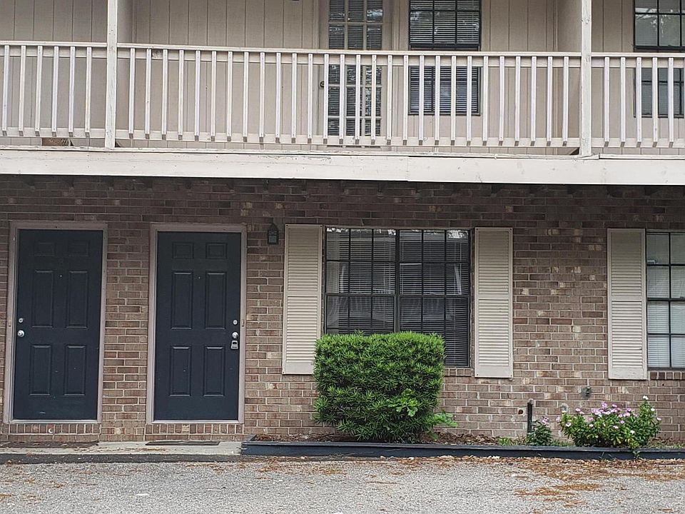 1st image of 106 Muir Ct APT C