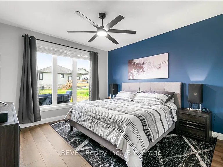 371 Argyle Ave — Photo 16