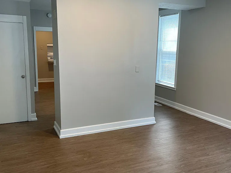 715 N East St — Photo 10