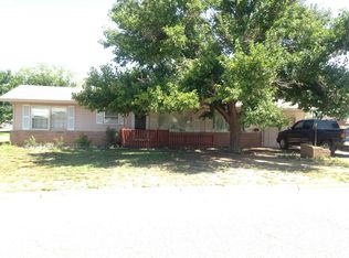 1810 Smythe St, Plainview, TX 79072