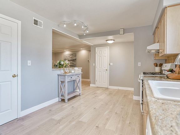 3rd image of 5579 Harvard Dr