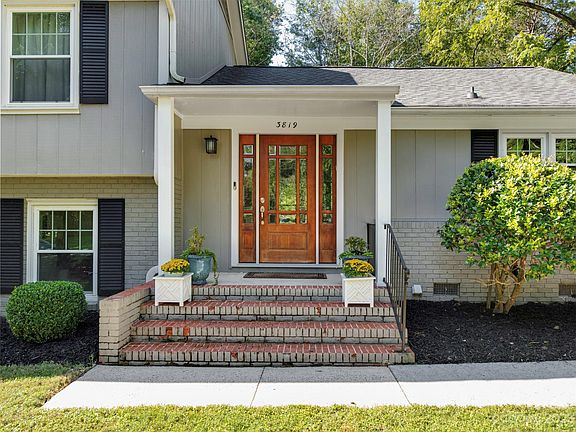 2nd image of 3819 Dunlanwood Cir