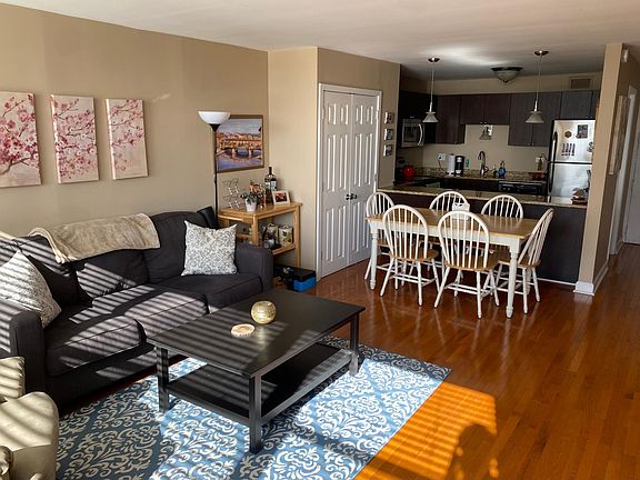 4th image of 2700 N Hampden Ct APT 10E