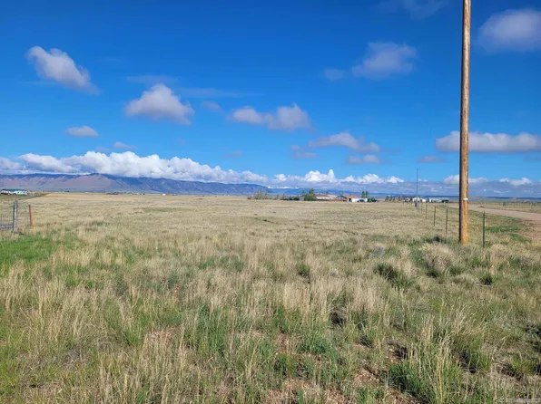 19 Cloudland Rd, Laramie, WY 82070