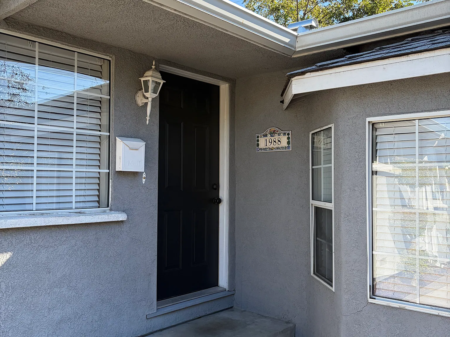 2 bed, 1100 sqft, $2,000 — Photo 2