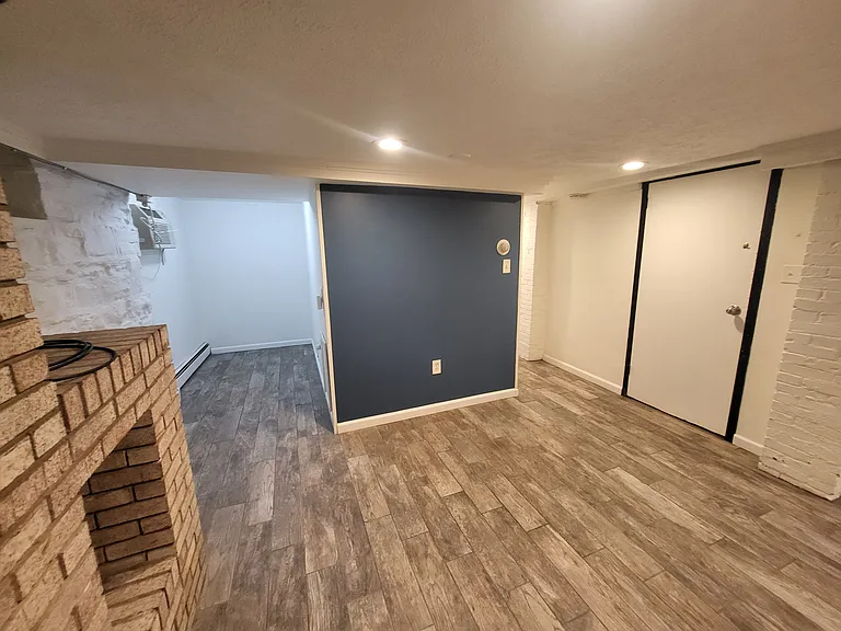 331 Amber St — Photo 26