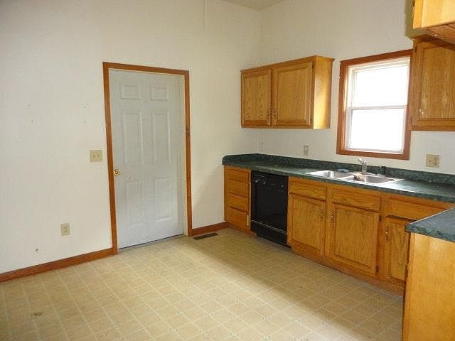 2nd image of 1128 Salamonie Ave