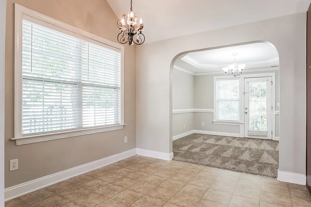 4 bed, 2.0 bath, 1850 sqft, $2,150 — Photo 4