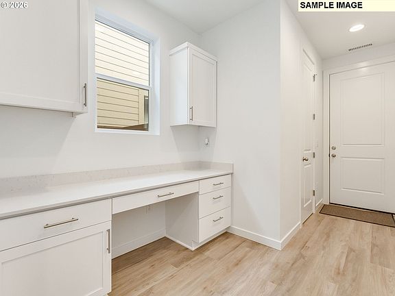 5th image of 528 SW 23rd St