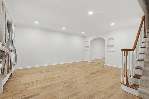 Rented by SERHANT. | media 1