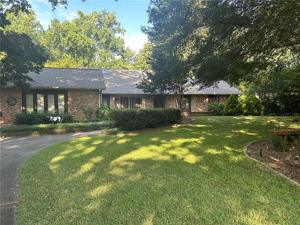 1st image of 905 Meadow Ln
