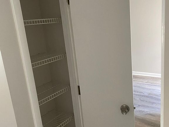 4th image of 3 Shelter Cove Ln