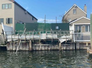 70 W 18th Rd, Broad Channel, NY 11693