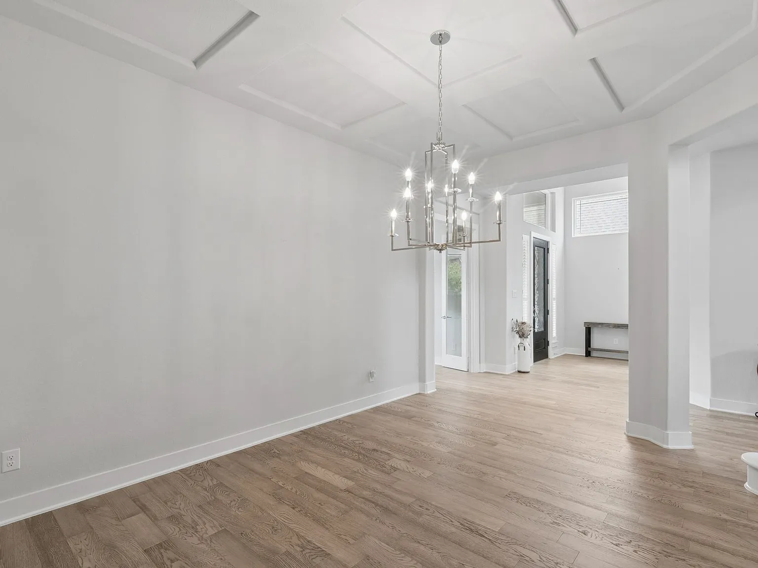 5 bed, 4.5 bath, 4454 sqft, $5,500 — Photo 3