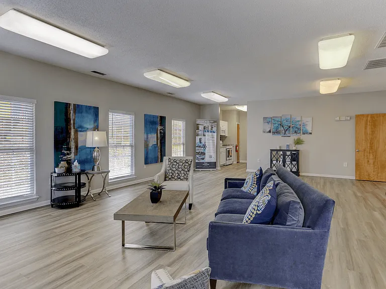 Forest Glen Apartments — Photo 9