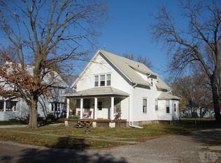 202 E Dewey St, Danville, IA 52623