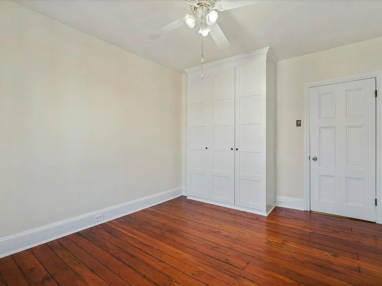 2308 Madison Sq — Photo 15