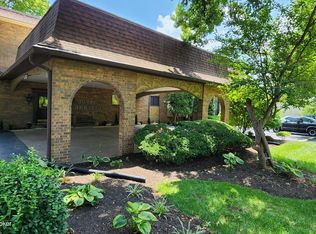 1600 Gardiner Ln APT 218, Louisville, KY 40205