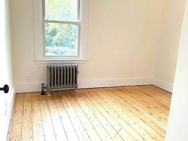8 Poplar St — Photo 4