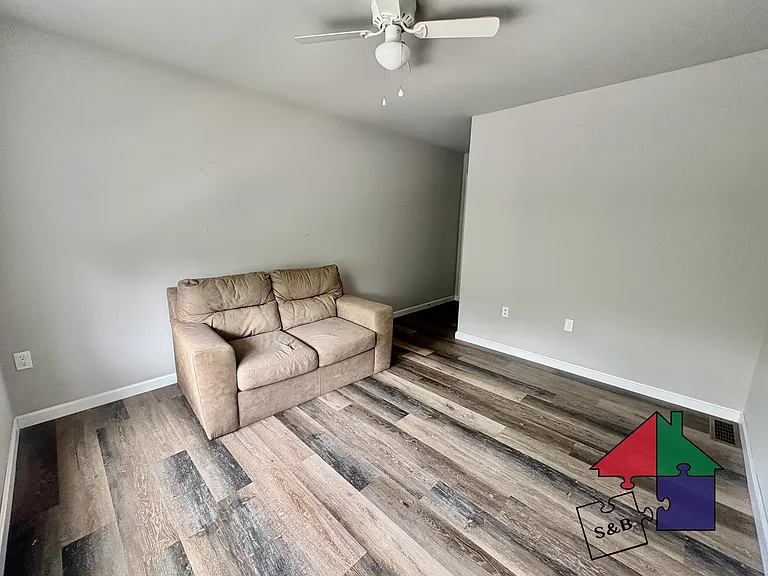 63 Southerberry Dr #102 — Photo 11