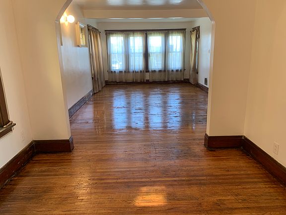 5th image of 208 Cambridge Ave