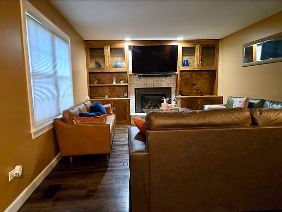 2nd image of 5469 Barnwood Dr