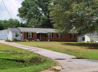 1091 Rainbow Lake Rd, Inman, SC 29349