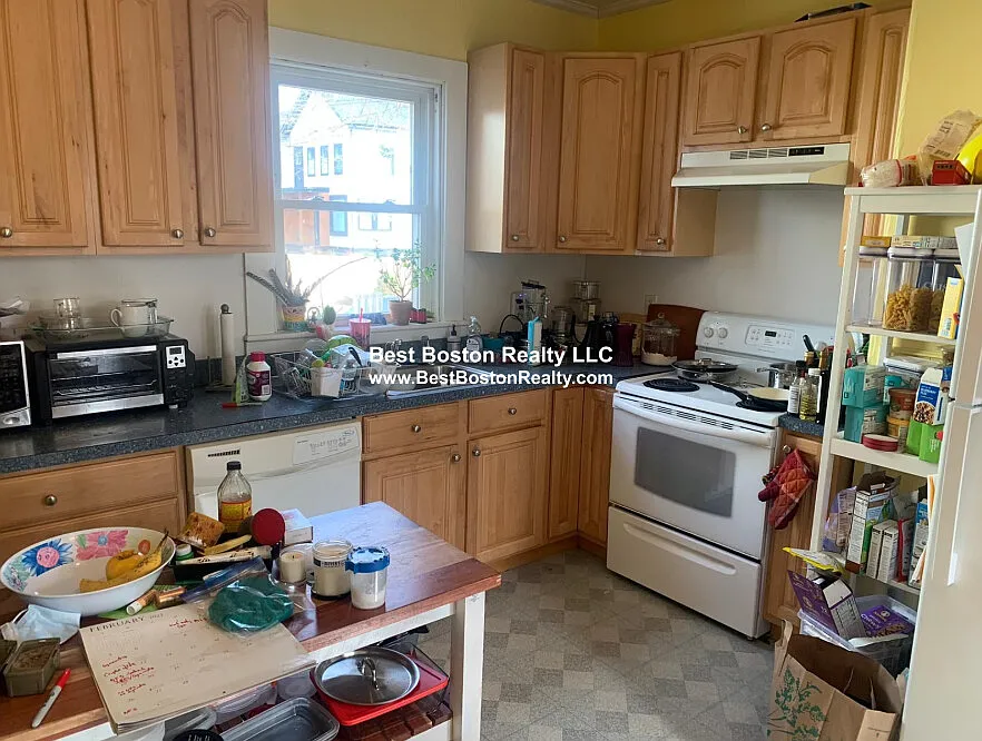 Building Photo - 84 Walker St #1
