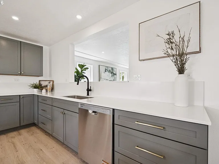 10114 N Calhoun Ave — Photo 15