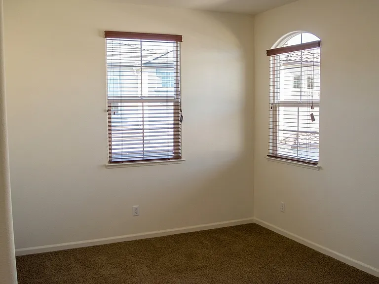 437 Carema Ct — Photo 23