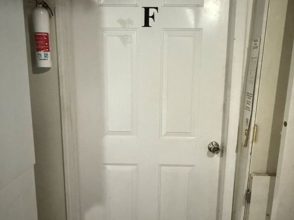 215-229 S Chelan Ave