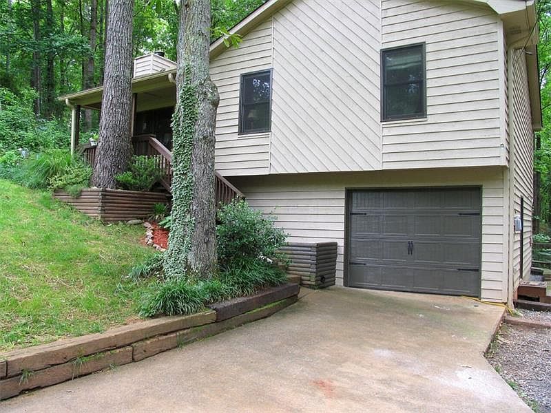1st image of 115 Misty Hollow Way
