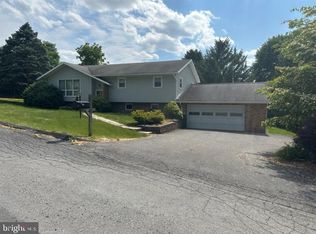 365 Hillsdale Ave, Lewistown, PA 17044