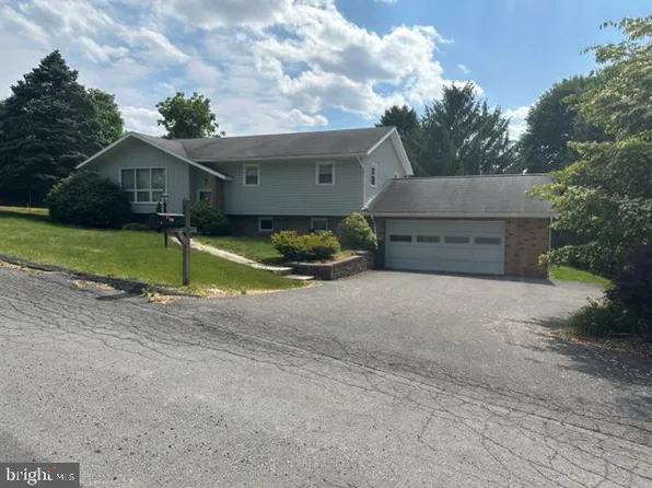 365 Hillsdale Ave, Lewistown, PA 17044