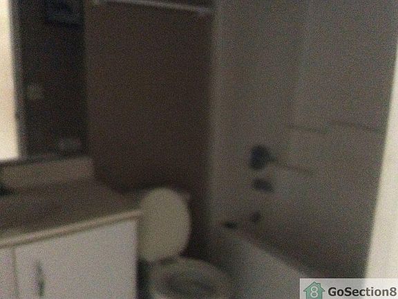 4th image of 25036 Hyde Park Blvd