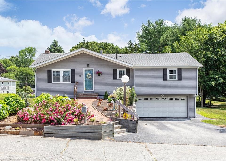 1st image of 10 Hemlock Dr