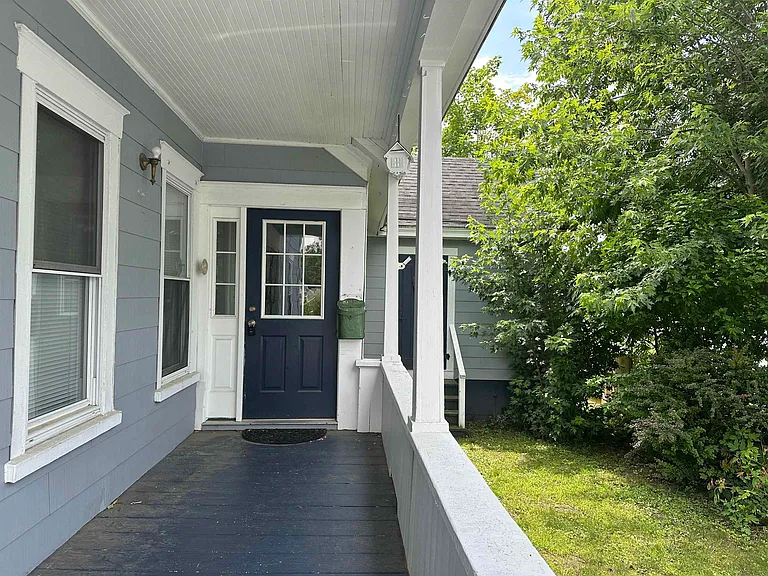 28 Lincoln St #A — Photo 5