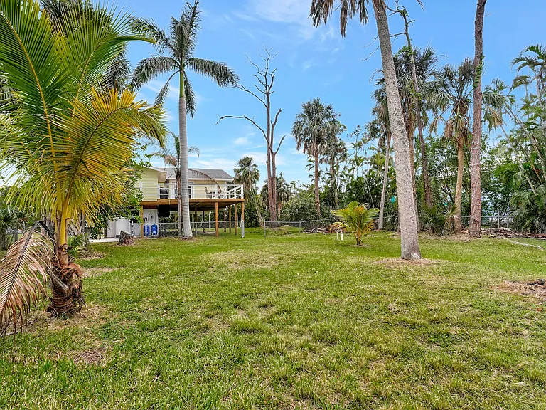 16360 N Oleander Dr — Photo 44