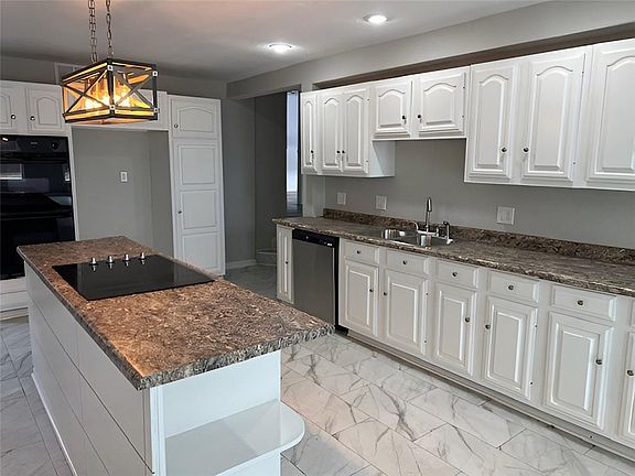 3rd image of 2910 Karnes Rd