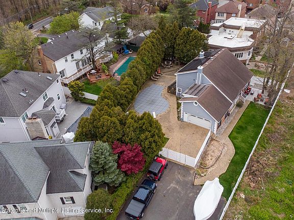 3rd image of 860 Rockland Ave